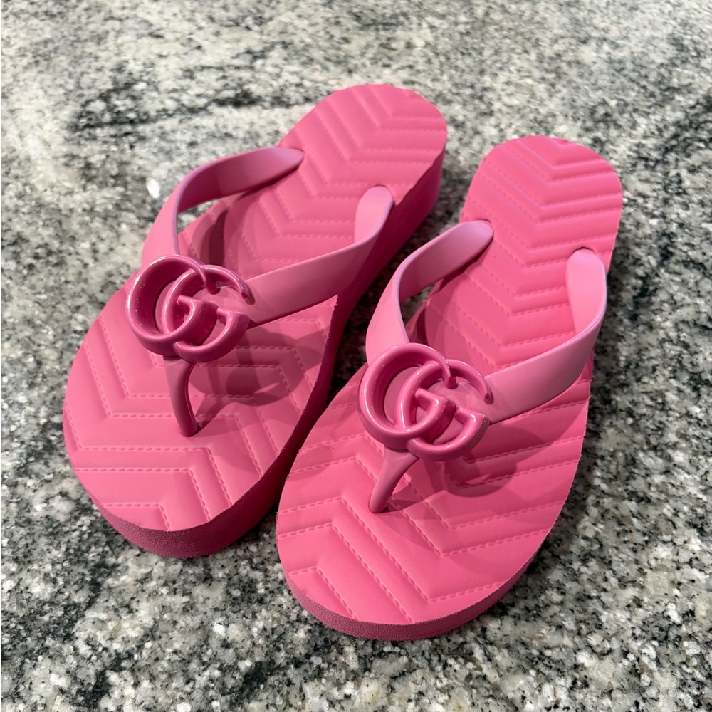 Gucci Vibrant Pink Women's Sandals